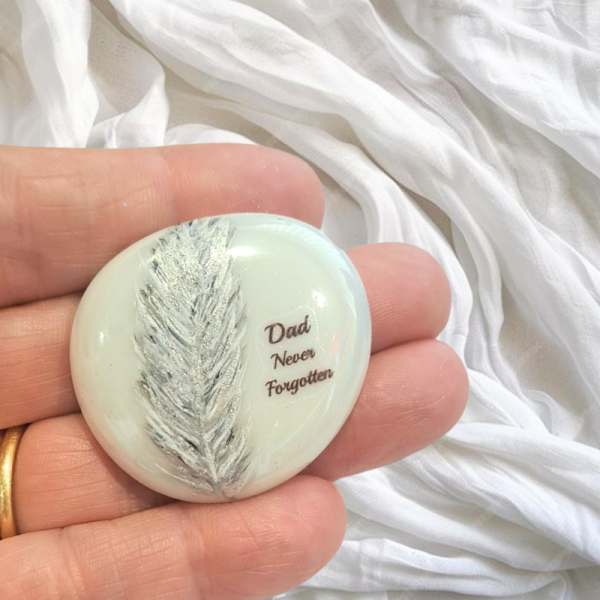 Feather Design Mum & Dad Pocket Hug Bereavement Pebble Family Loss Gift Keepsake Memorial Gift Parent Memory Pebble - Image 2