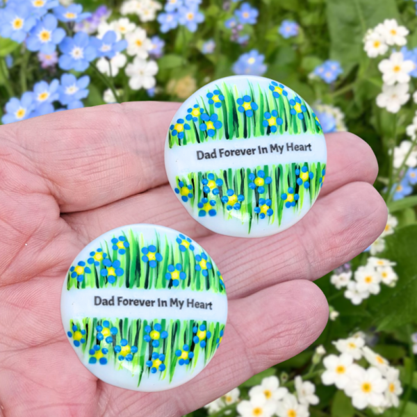 Mum Bereavement Pocket Hug Pebbles, Dad Memorial Stone Mum And Dad Forget Me Not Memorial Gifts - Image 3
