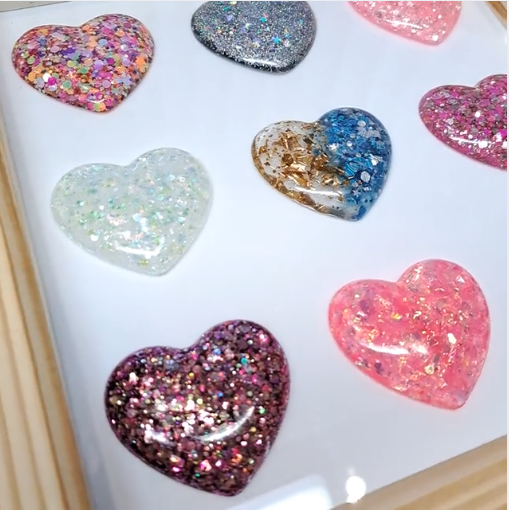 Hand Made Wall Mounted Resin Pop Art Hearts Framed Picture Decor - Image 4